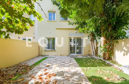 فيلا - 2 غرف نوم - 2 حمامات للايجار في الينابيع 15 - الينابيع - دبي
