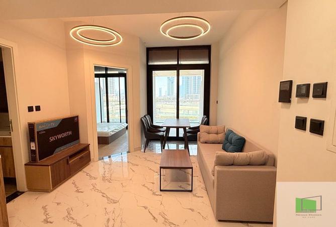 Fully Furnished 1BR | Balcony | Well‑Maintained