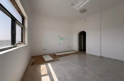 شقة - 3 غرف نوم - 3 حمامات للايجار في النيادات - العين