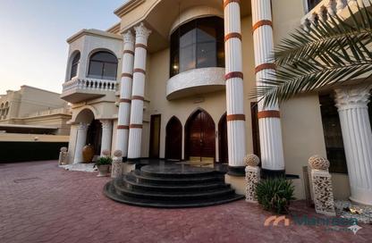 Villa - 7+ Bedrooms - 7 Bathrooms for rent in Sector E - Emirates Hills - Dubai