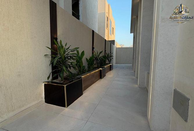 99132209 - Property Image 3