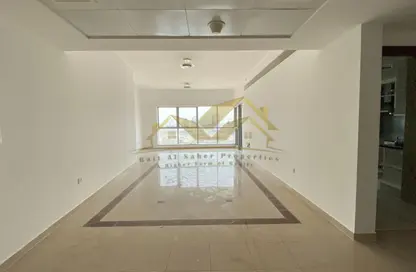 شقة - 2 غرف نوم - 2 حمامات للايجار في الحمرية - بر دبي - دبي