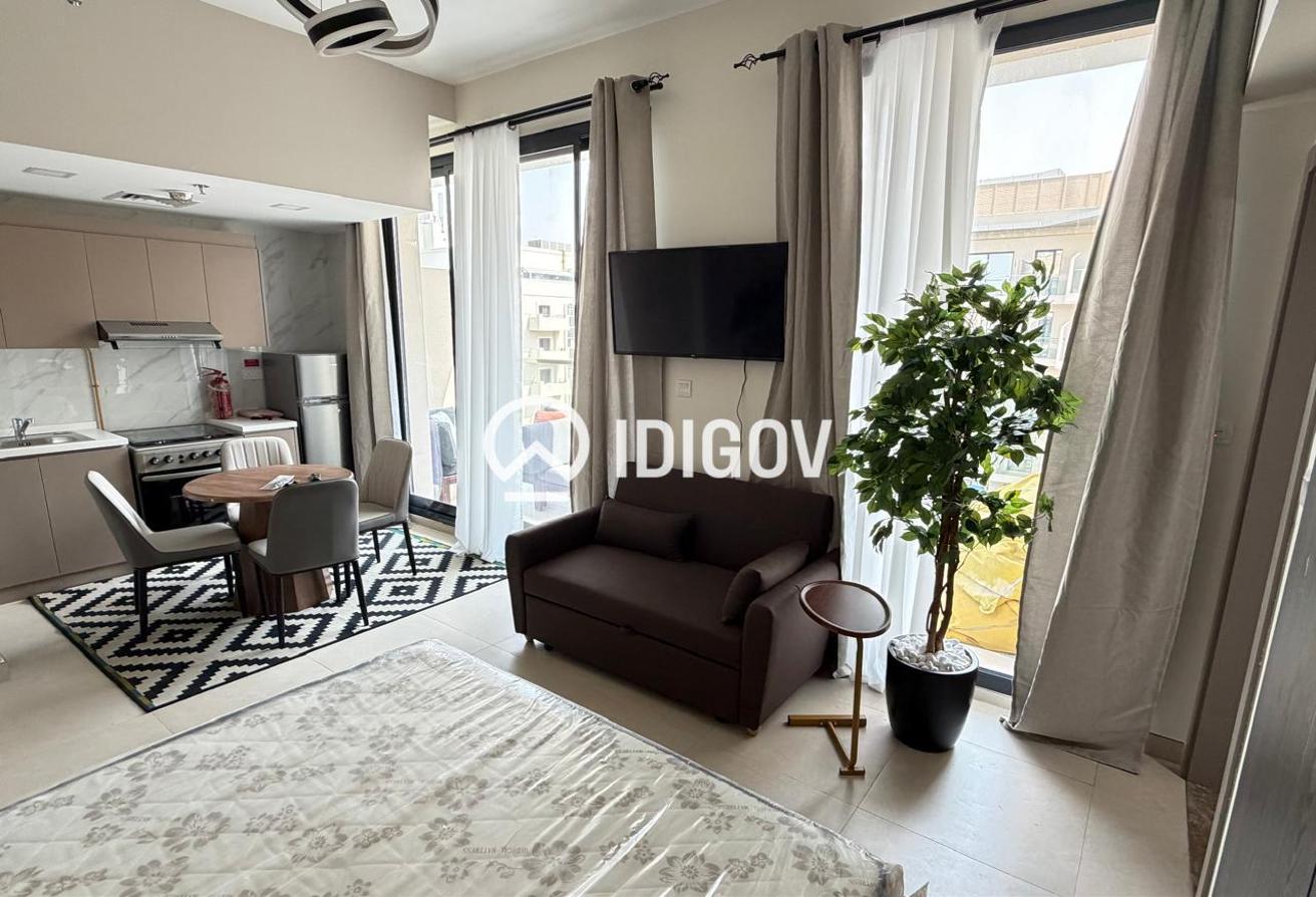 Vacant | Fully Furnished | Mid Floor photo 12