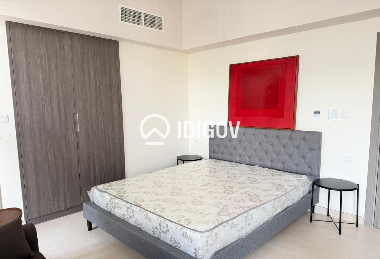 Vacant | Fully Furnished | Mid Floor photo 6