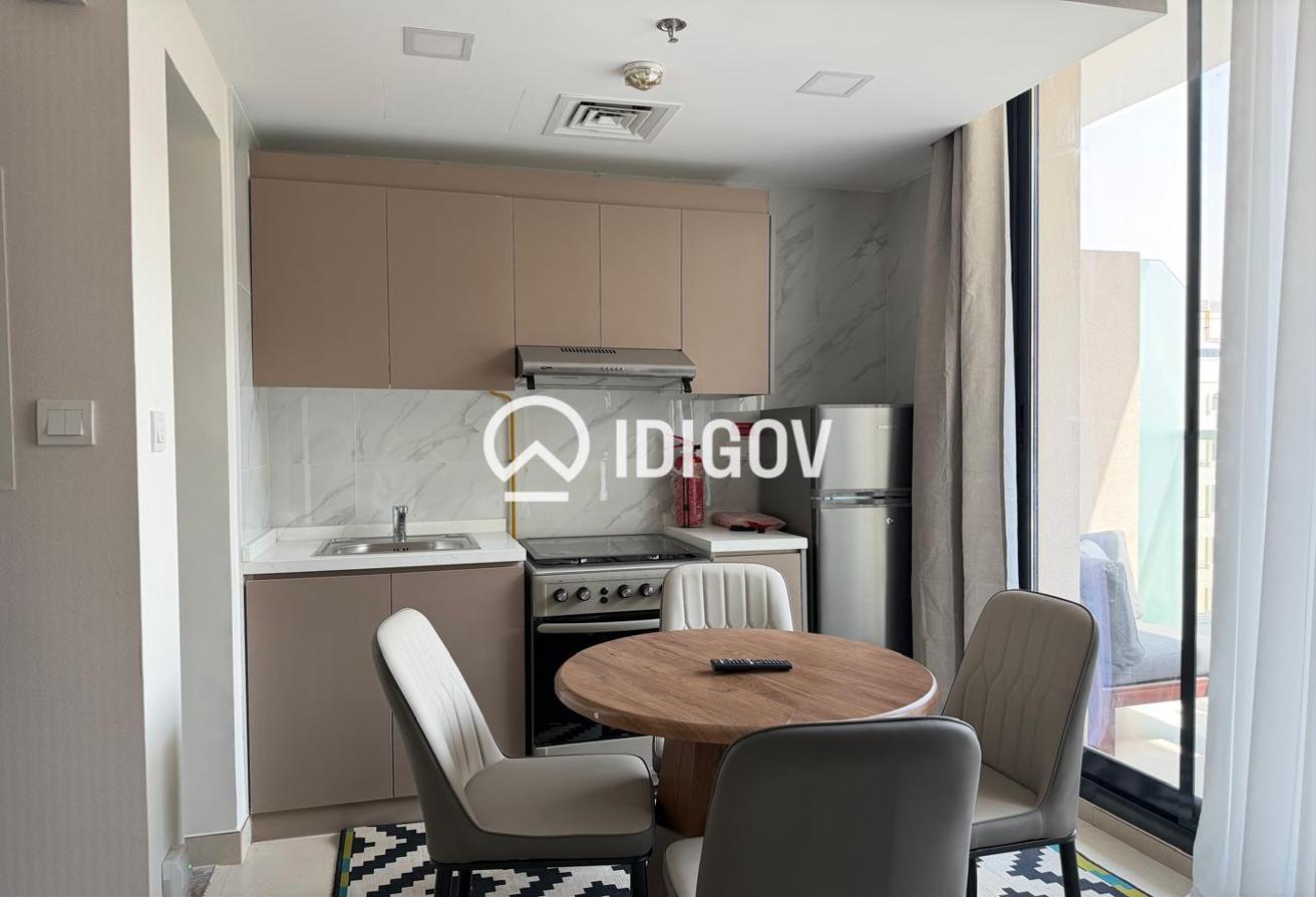 Vacant | Fully Furnished | Mid Floor photo 15