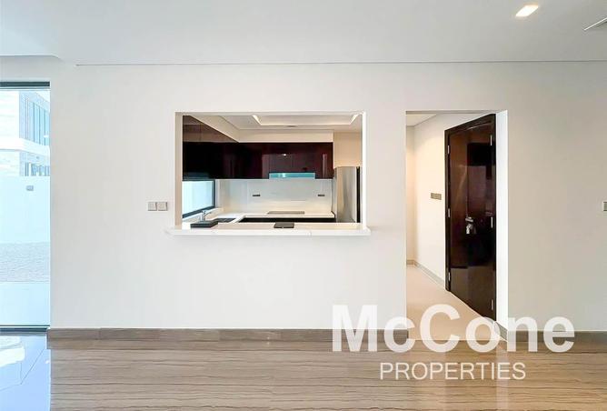 94032001 - Property Image 3