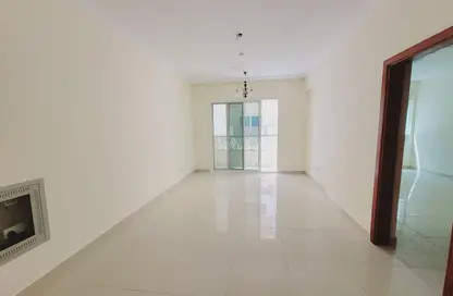 شقة - غرفة نوم - 2 حمامات للايجار في مبنى جي جي كو مويلح - تجارية مويلح - الشارقة