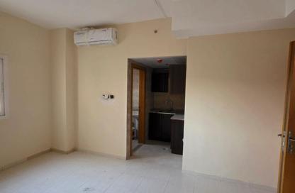 عمارة بالكامل - استوديو - 1 حمام للايجار في مويلح - الشارقة