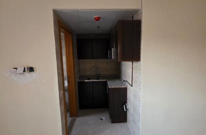 عمارة بالكامل - استوديو - 1 حمام للايجار في مويلح - الشارقة
