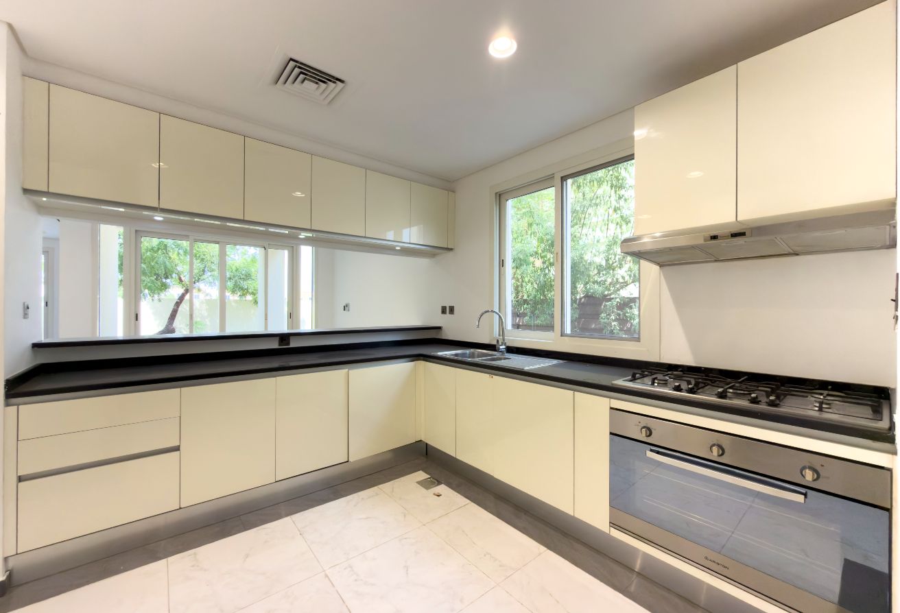 4 bedroom villa in Al Habtoor Polo Resort and Club - The Residences: 10