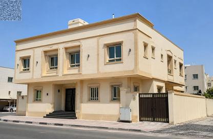 عمارة بالكامل - 8 غرف نوم - 8 حمامات للبيع في 2 المويهات - المويهات - عجمان