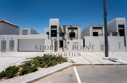 Villa - 4 Bedrooms - 5 Bathrooms for sale in Fay Al Reeman II - Al Shamkha - Abu Dhabi