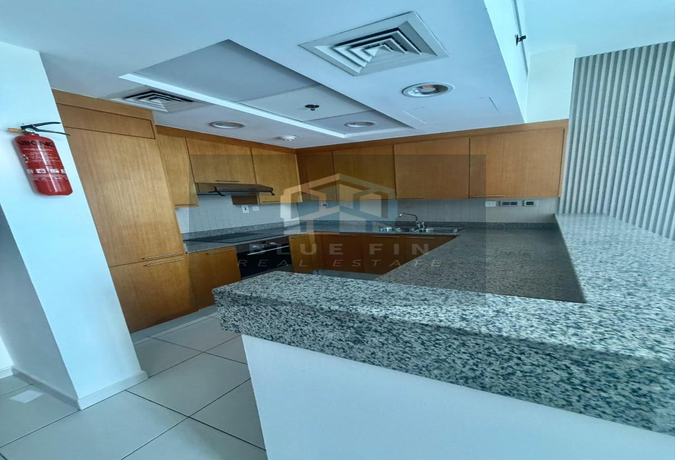 Converted | Near Bus Stop | Big Balcony | Vac photo 9