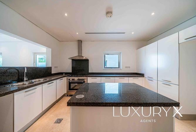 65154437 - Property Image 3