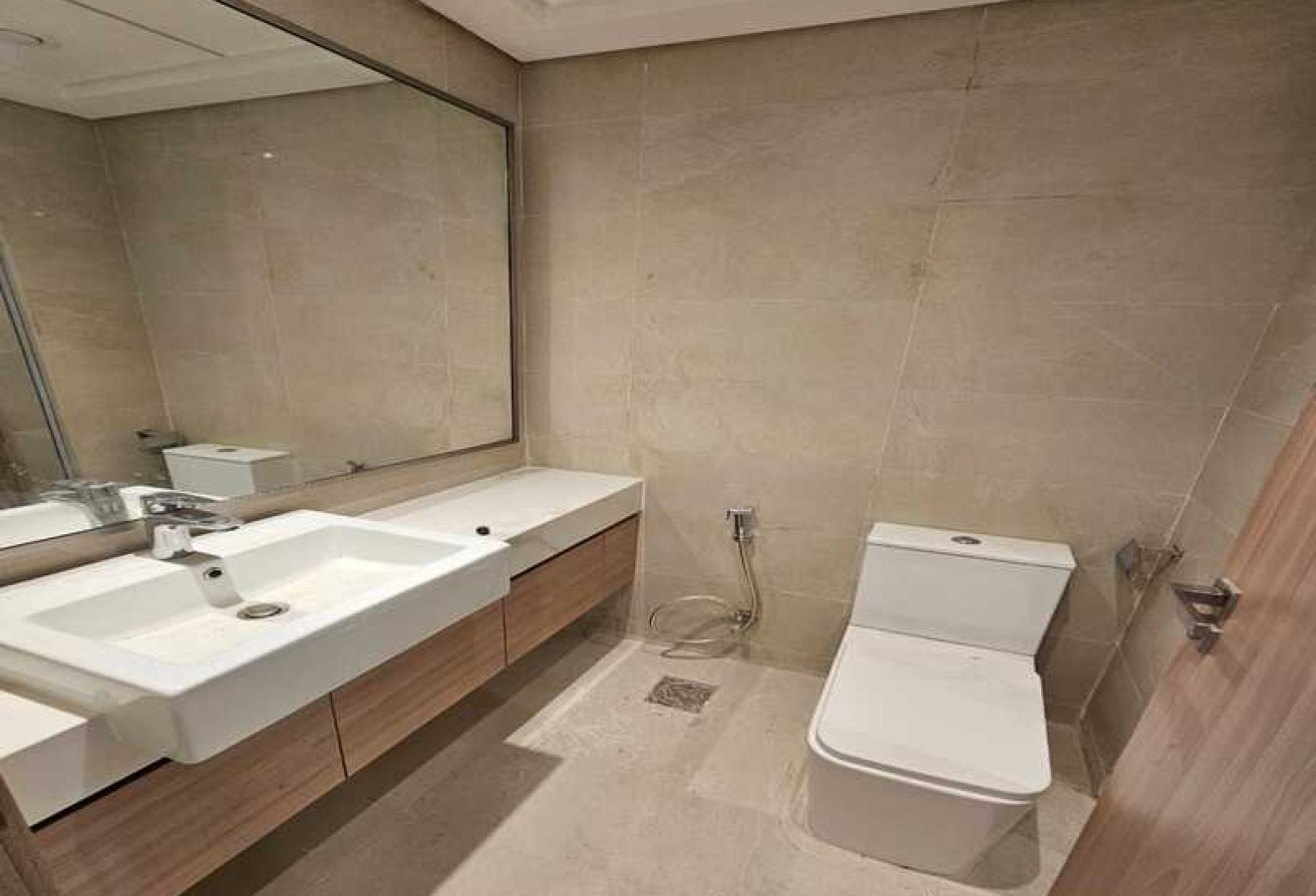 Elegant Studio | Amazing Amenities View | Vacant gallery image