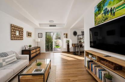 فيلا - 2 غرف نوم - 3 حمامات للايجار في الينابيع 2 - الينابيع - دبي