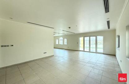 Villa - 3 Bedrooms - 4 Bathrooms for rent in District 7 - Jumeirah Park - Dubai