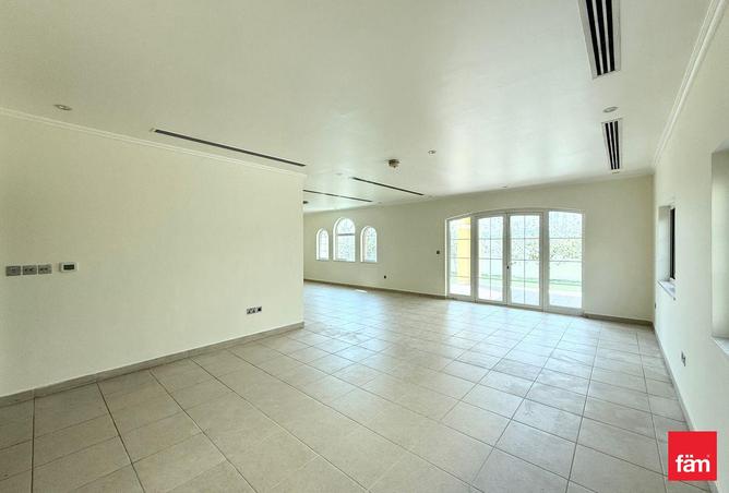 83642365 - Property Image 3