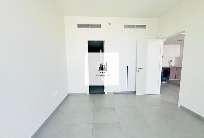 121120528 - Property Main Image