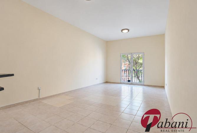 Metro| Spacious|2 Bed+Store|Straight Layout