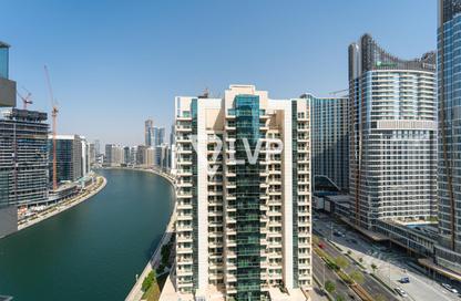 Apartment - 1 - 1 for rent in Mayfair Residency - Business Bay - Dubai