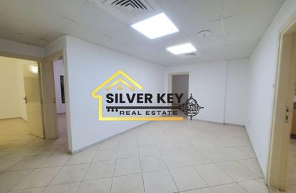 Apartment - 3 - 3 for rent in Al Majaz Tower - Al Majaz 3 - Al Majaz - Sharjah