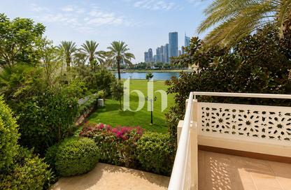 Villa - 6 Bedrooms - 7 Bathrooms for rent in Meadows 1 - Meadows - Dubai