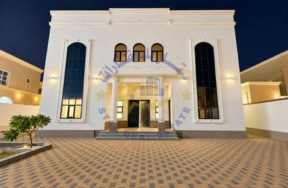 Villa - 5 - 7 for sale in Downtown Fujairah - Fujairah