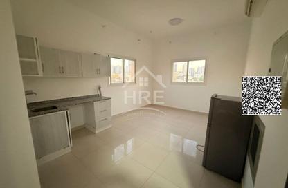 Apartment - Studio - 1 Bathroom for rent in Ajman Creek Towers - Al Rashidiya 1 - Al Rashidiya - Ajman