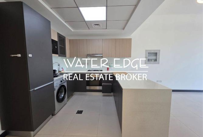 92702158 - Property Image 2