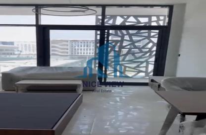 Apartment - Studio - 1 for rent in The Gate - Masdar City - Abu Dhabi