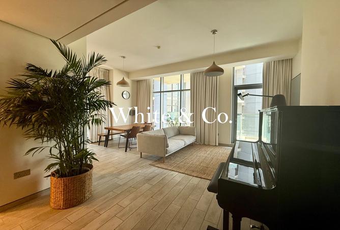 HIGH FLOOR / UPGRADED UNIT / MAIDS ROOM