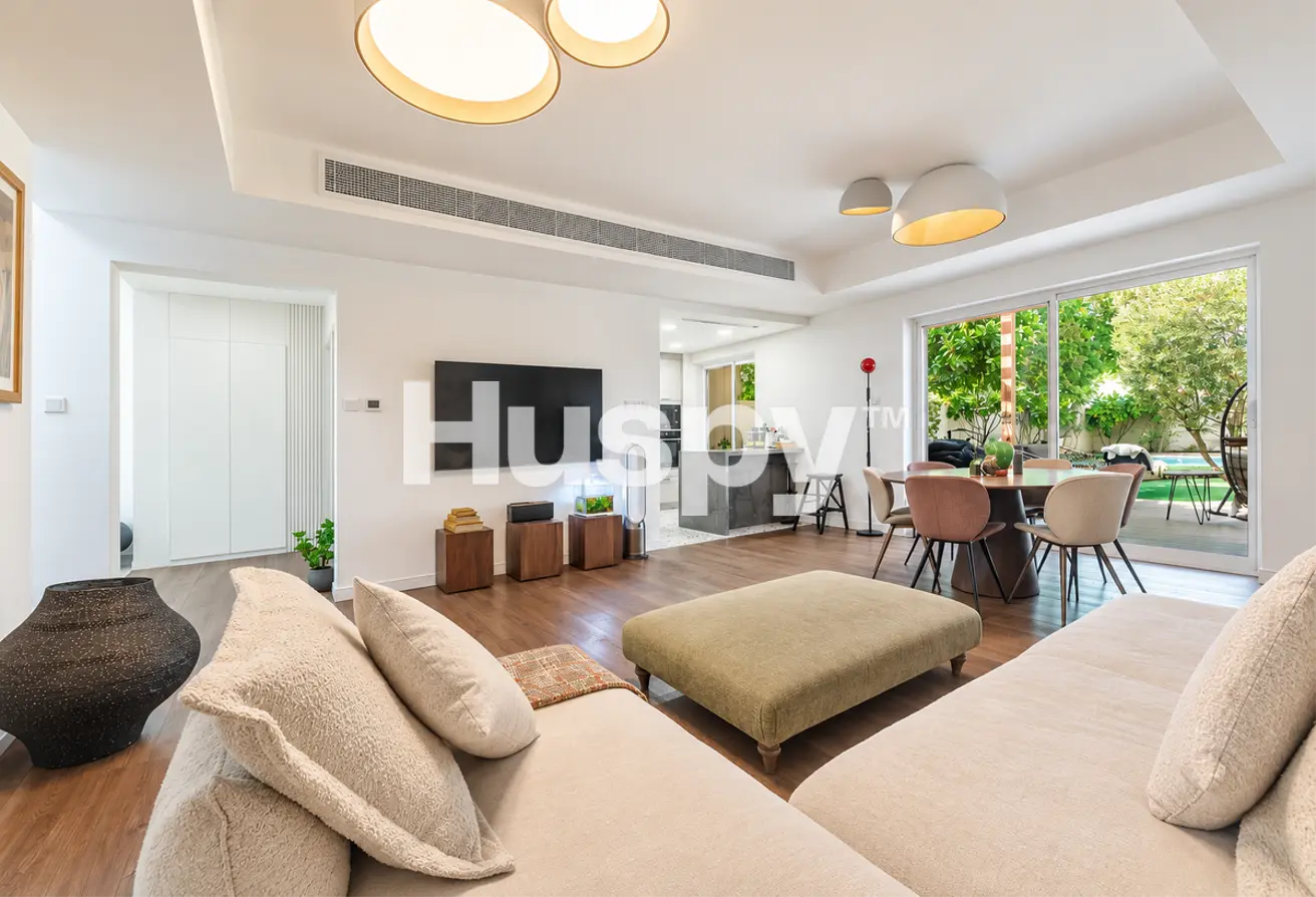 156894345 - Property Main Image