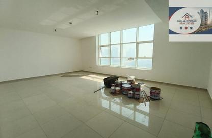 Apartment - 3 - 3 for rent in Al Mamzar - Sharjah - Sharjah