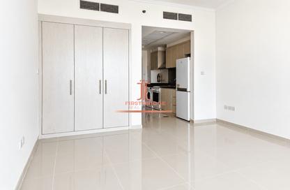 Apartment - Studio - 1 for rent in Carson C - Carson - Damac Hills - Dubai