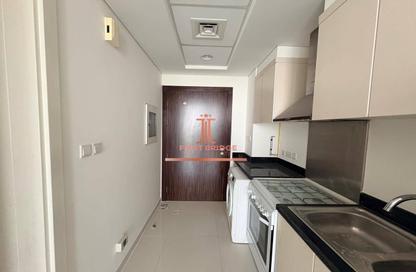 Apartment - Studio - 1 for rent in Carson C - Carson - Damac Hills - Dubai