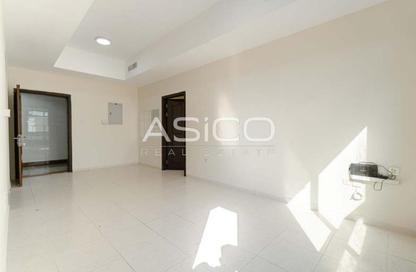 Apartment - 1 Bedroom - 2 Bathrooms for rent in Sultan Lootah Building - Al Muraqqabat - Deira - Dubai