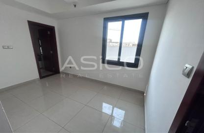 Apartment - 1 - 1 for rent in Sultan Residences - Al Muraqqabat - Deira - Dubai
