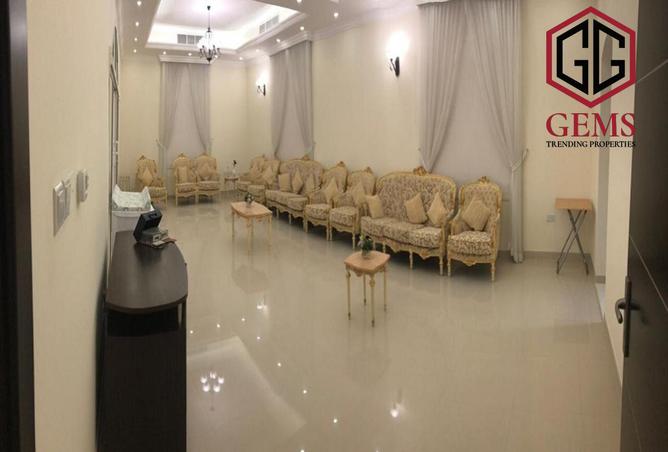 74261574 - Property Image 2