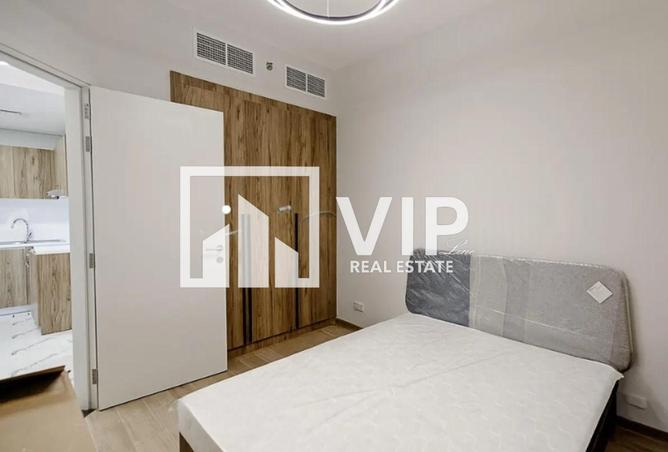 1-bed apartment in Al Maryah Vista · Canal view — photo 3