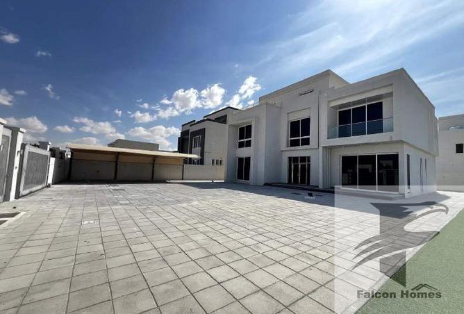 73111129 - Property Image 2