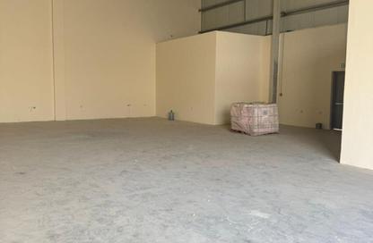Warehouse - Studio - 1 Bathroom for rent in Umm Al Thuoob - Umm Al Quwain