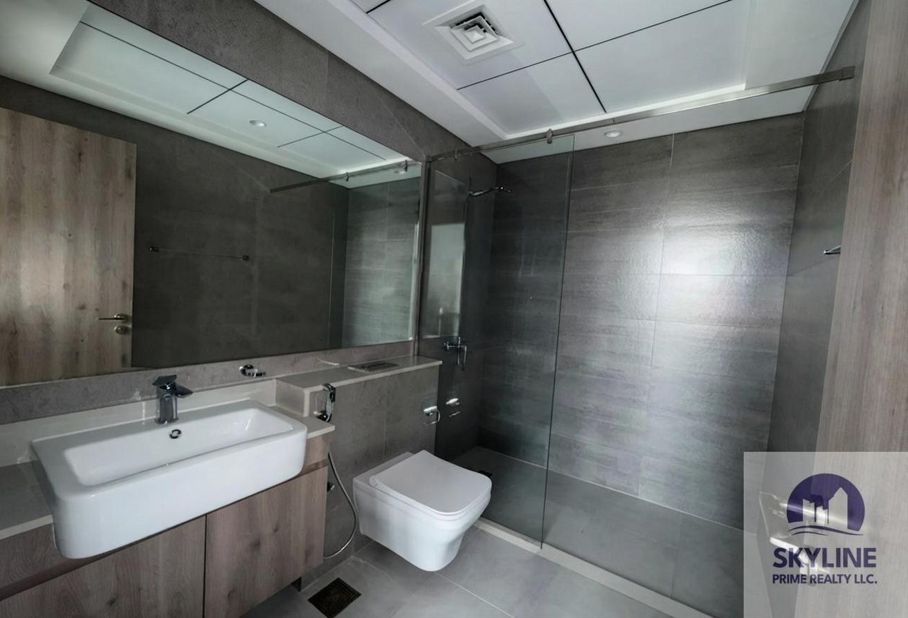 Spacious Layout | High Floor | Vacant photo 7