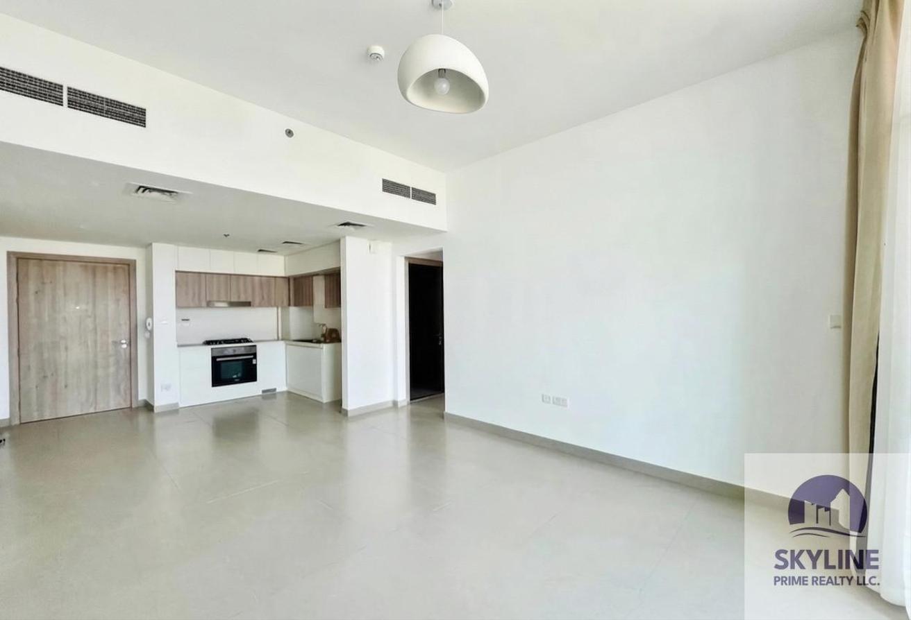Spacious Layout | High Floor | Vacant photo 3