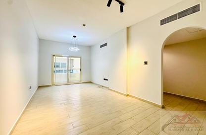 Apartment - 1 Bedroom - 2 Bathrooms for rent in Muwaileh 29 Building - Muwaileh - Sharjah