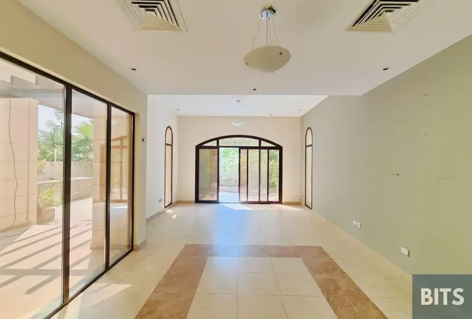 123833349 - Property Image 2