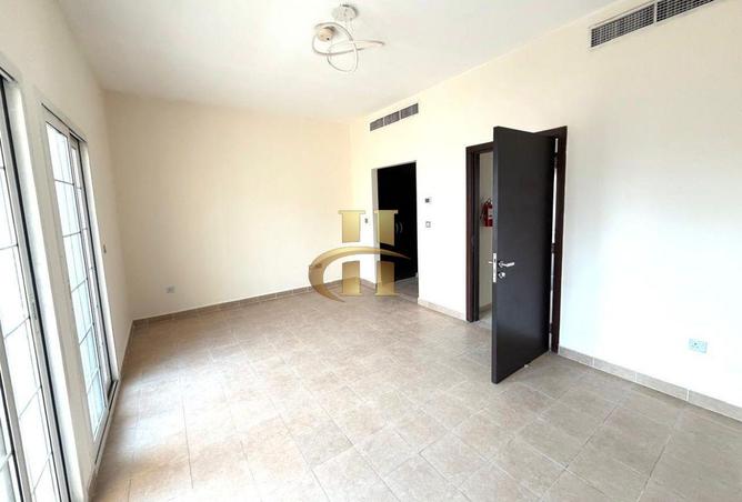 68276993 - صورة العقار 3