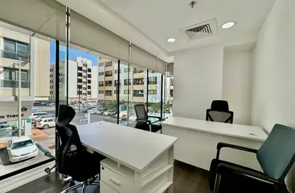 Office Space - Studio - 4 Bathrooms for rent in Hamdan Street - Abu Dhabi