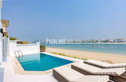 Villa - 5 Bedrooms - 6 Bathrooms for rent in Garden Homes Frond B - Garden Homes - Palm Jumeirah - Dubai