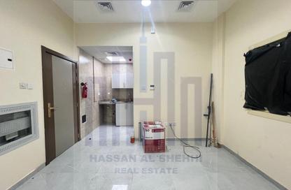 Apartment - Studio - 1 Bathroom for rent in Muwaileh 3 Building - Muwaileh - Sharjah